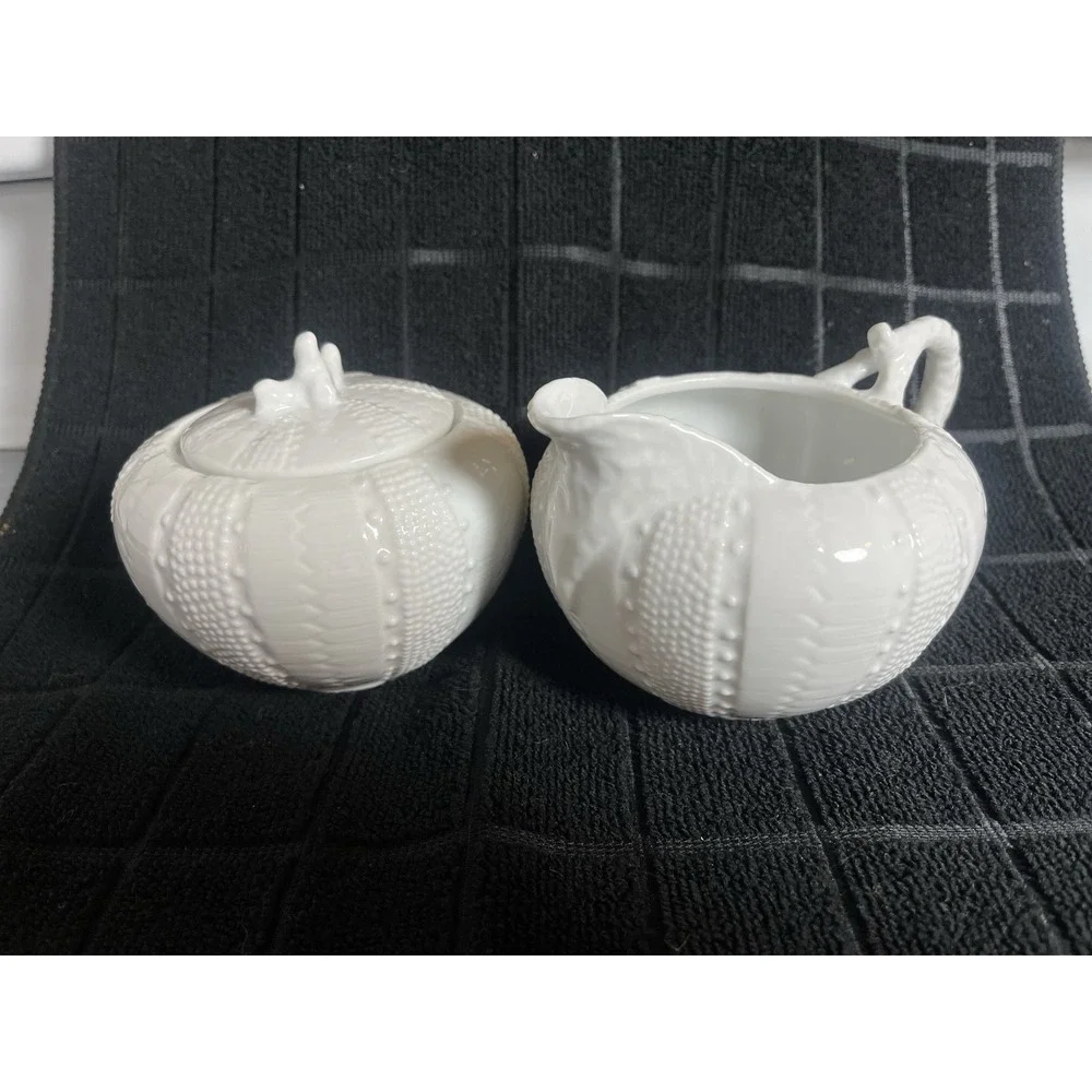 White glazed ceramic (porcelain-style) creamer & sugar bowl set [W]